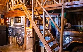 Barya Lang Villa- Native Villa With Jeepney Room